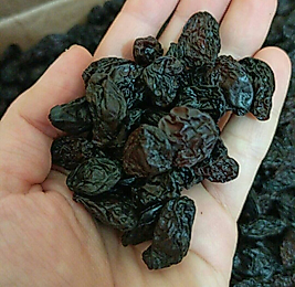 Siyah üzüm 1kg (çekirdekli)